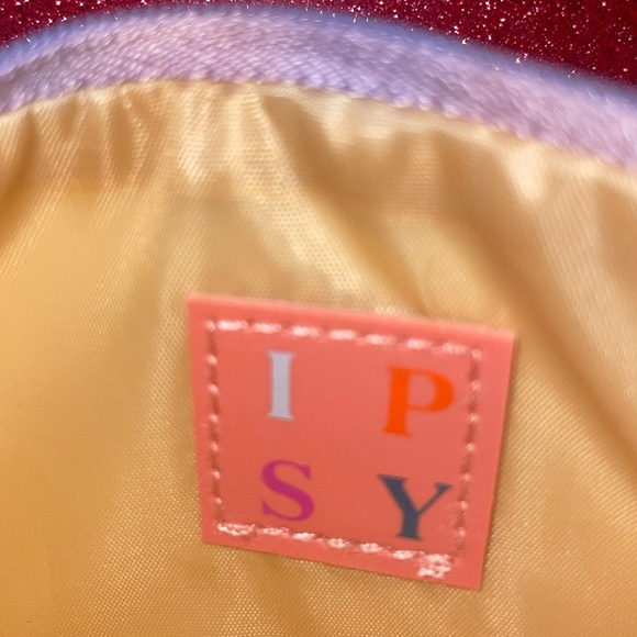 3/$10 Ipsy Glam Bag New Unused April 2020 Purple Lavender Flower Wooden Ring - Picture 3 of 4